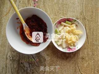 鱼香肉丝的做法步骤：3