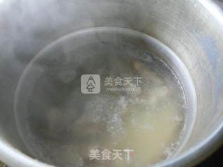油菜蕻面结龙骨汤的做法步骤：5