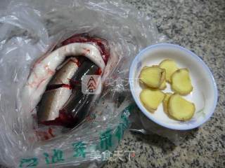 清蒸河鳗的做法步骤：1