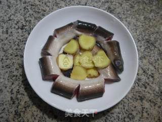 清蒸河鳗的做法步骤：4