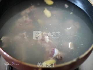 【年夜饭健康大菜】无油少盐版红烧排骨的做法步骤：3