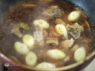 【年夜饭健康大菜】无油少盐版红烧排骨的做法步骤：8