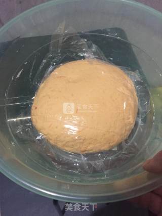 南瓜黑芝麻花卷的做法步骤：3
