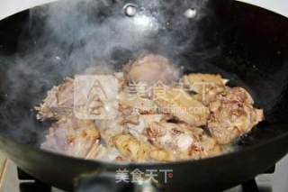茶树菇焖鸭的做法步骤：5