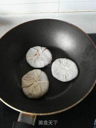 生煎猪肉馅饼的做法步骤：3