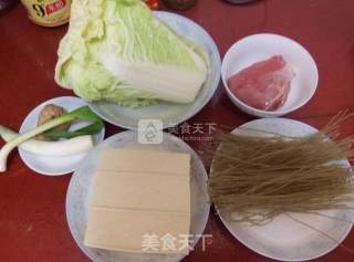 猪肉白菜炖粉条的做法步骤：1