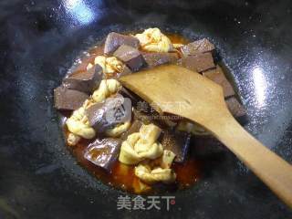 牛肉酱千张结煮鹅血的做法步骤：8