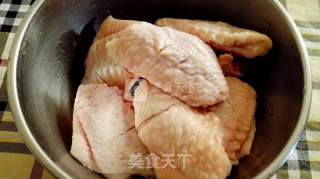 黑芝麻蜜制烤翅的做法步骤：1