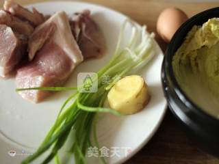 【年夜饭吉利压轴大菜】少油版四喜丸子的做法步骤：1