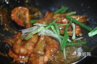 油爆大虾的做法步骤：8