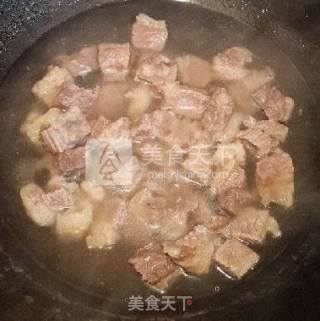 红油牛肉面的做法步骤：1