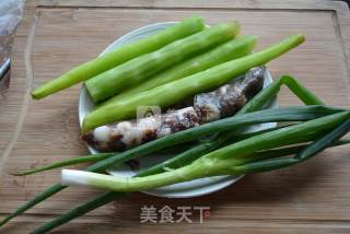 香肠炒莴笋的做法步骤：1