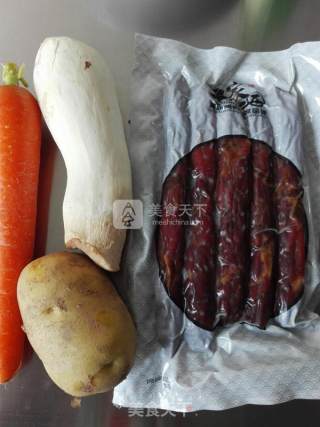 腊肠焖饭的做法步骤：1