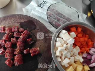 腊肠焖饭的做法步骤：3