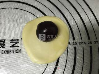 豆沙菊花酥的做法步骤：9
