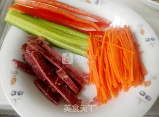 花样寿司之——翻转牛肉寿司的做法步骤：1