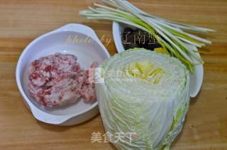 白菜包包的做法步骤：1
