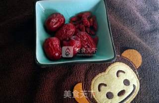焖烧脱骨猪肘肉的做法步骤：2