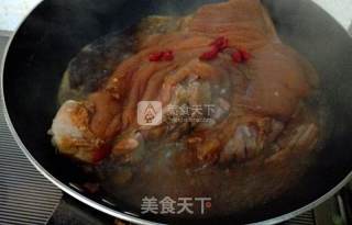 焖烧脱骨猪肘肉的做法步骤：13
