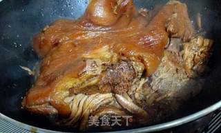 焖烧脱骨猪肘肉的做法步骤：14