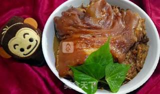 焖烧脱骨猪肘肉的做法步骤：16