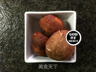 吉庆有余之黄颡鱼三珍滋补煲的做法步骤：3