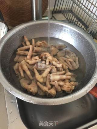 过年必备～蒜蓉凤爪的做法步骤：6