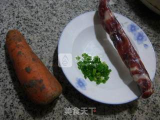 香肠蒸胡萝卜的做法步骤：1