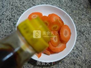 香肠蒸胡萝卜的做法步骤：5