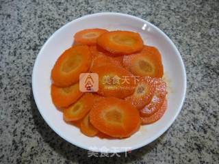 香肠蒸胡萝卜的做法步骤：7