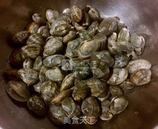 爆炒蚬子的做法步骤：1