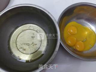 香草戚风蛋糕的做法步骤：1