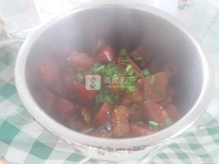 胡萝卜红烧肉的做法步骤：10