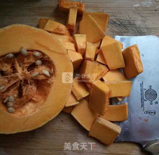 南瓜花生粥的做法步骤：1