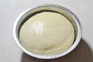 葱香肉松手撕面包的做法步骤：1