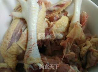 小鸡炖蘑菇的做法步骤：1