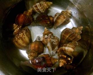白灼海螺的做法步骤：2