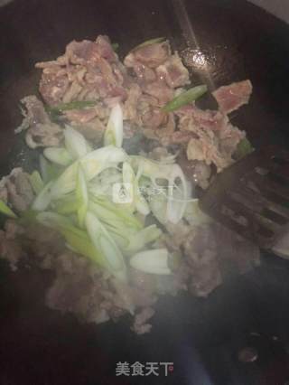 葱爆羊肉的做法步骤：4