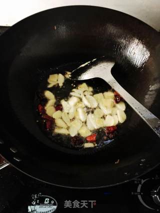 家常（肉丁鸡蛋炒荷兰豆）的做法步骤：4