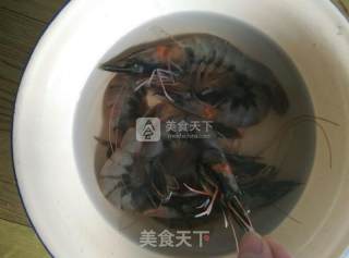 香酥虾的做法步骤：1