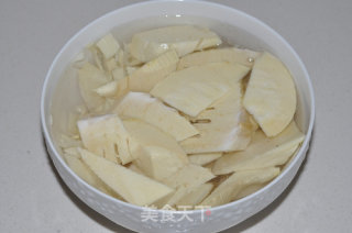冬笋烧肉的做法步骤：2