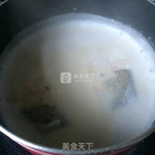 焦糖奶茶（红茶包版本）的做法步骤：4