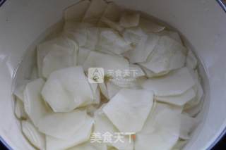 椒盐土豆片的做法步骤：1