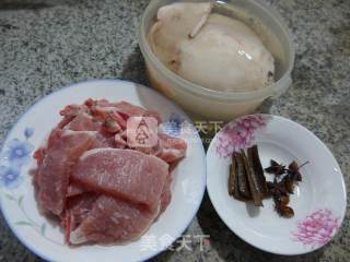 墨鱼鲞烧大排的做法步骤：1