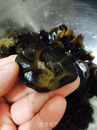 黑木耳炒蛋的做法步骤：2