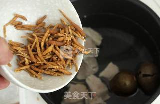 太子参百合瘦肉汤的做法步骤：3