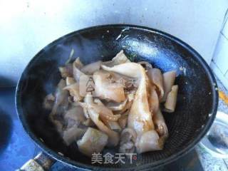 家常烧肉皮的做法步骤：9