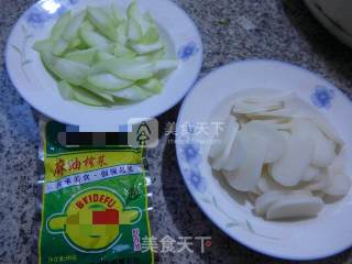 榨菜丝夜开花年糕汤的做法步骤：1