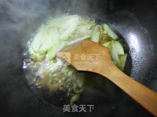 榨菜丝夜开花年糕汤的做法步骤：3