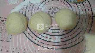 黄金椰香黑提花环面包的做法步骤：6